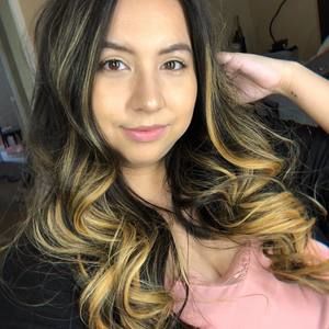 Meet your Posher, Alyssa